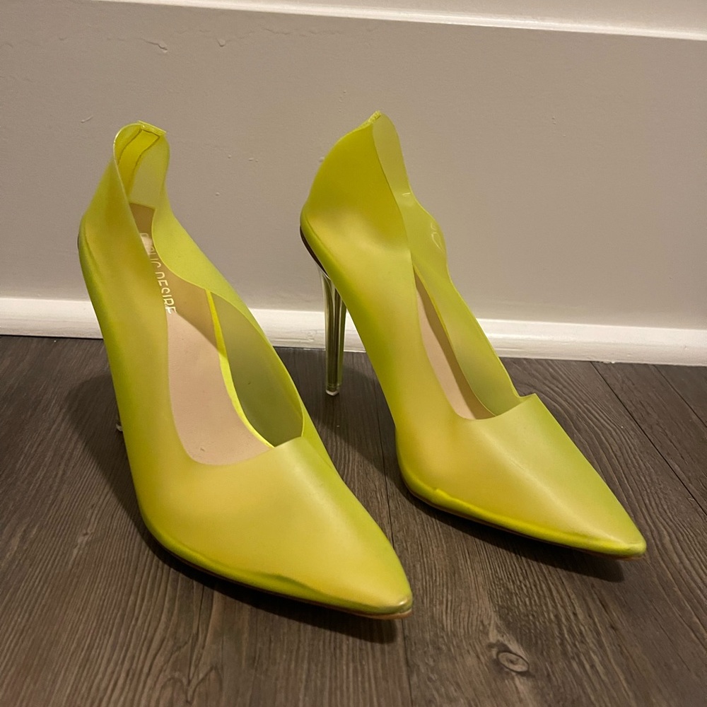 Women’s heels never worn!